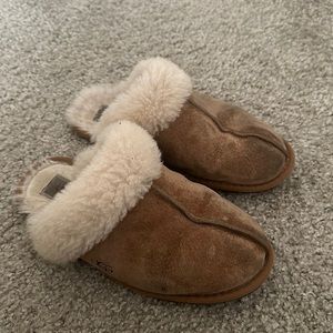 Ugh slippers size 8 women’s